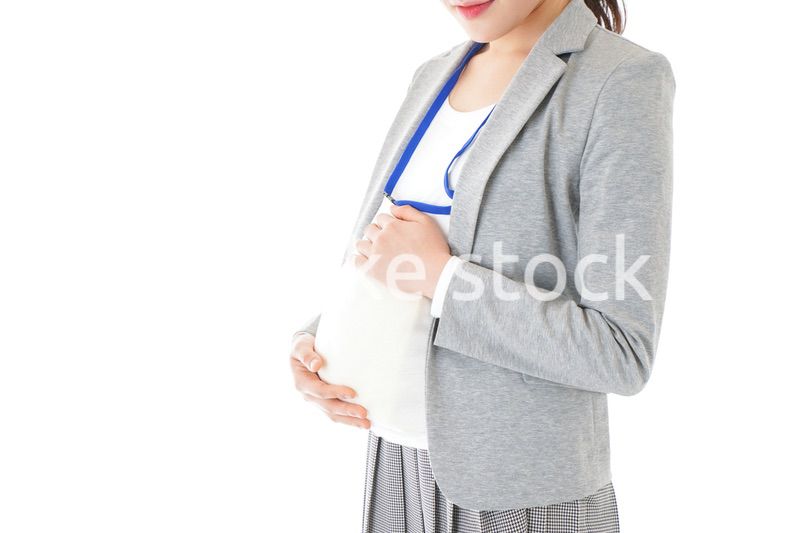 妊娠中の若いビジネスウーマン