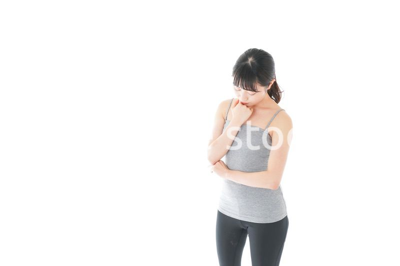 体型に悩む若い女性