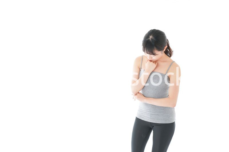 体型に悩む若い女性
