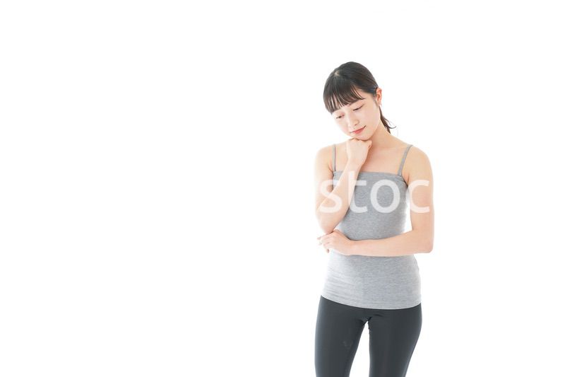 体型に悩む若い女性