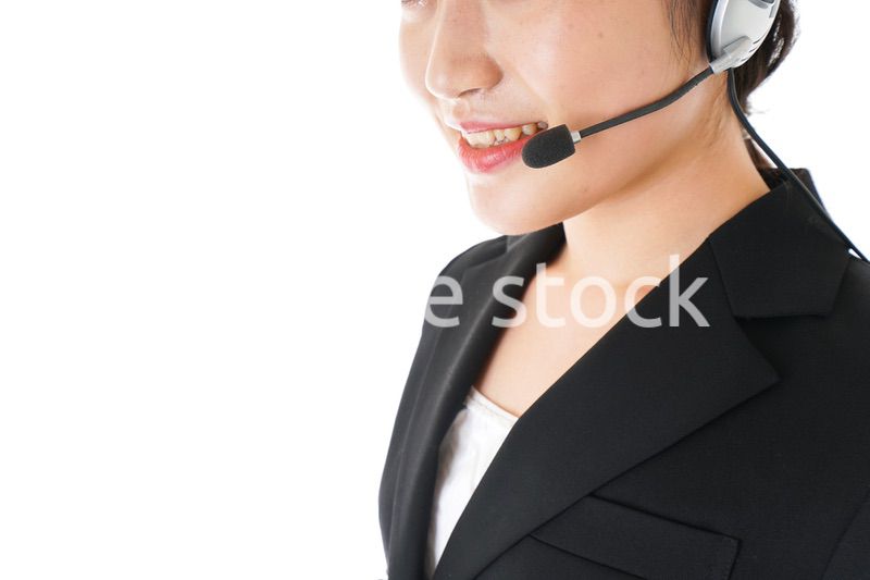 若い女性オペレーター・同時通訳イメージ