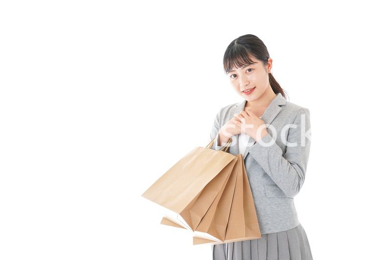 ショッピングをするビジネスウーマン