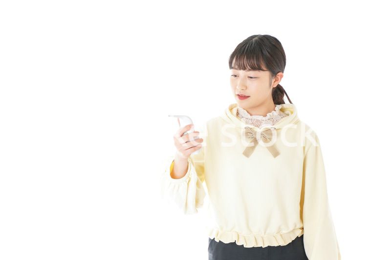 熱に苦しむ若い女性