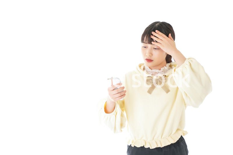 熱に苦しむ若い女性