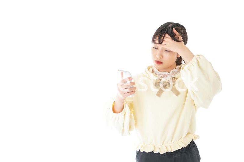 熱に苦しむ若い女性