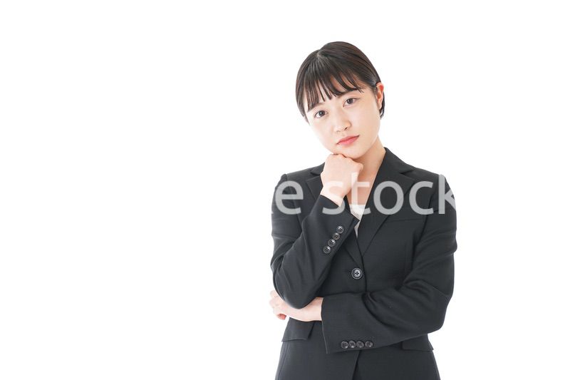 悩むビジネスウーマン