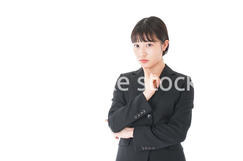 悩むビジネスウーマン