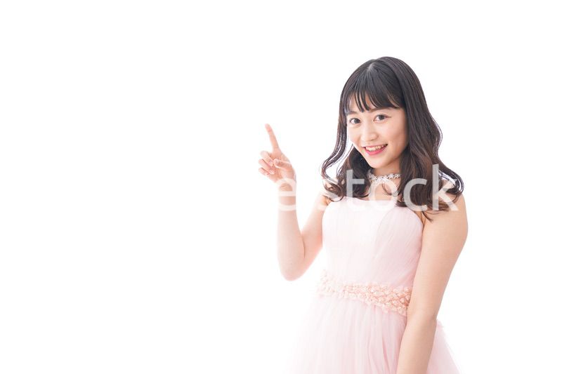 ピンクのドレスを着た花嫁