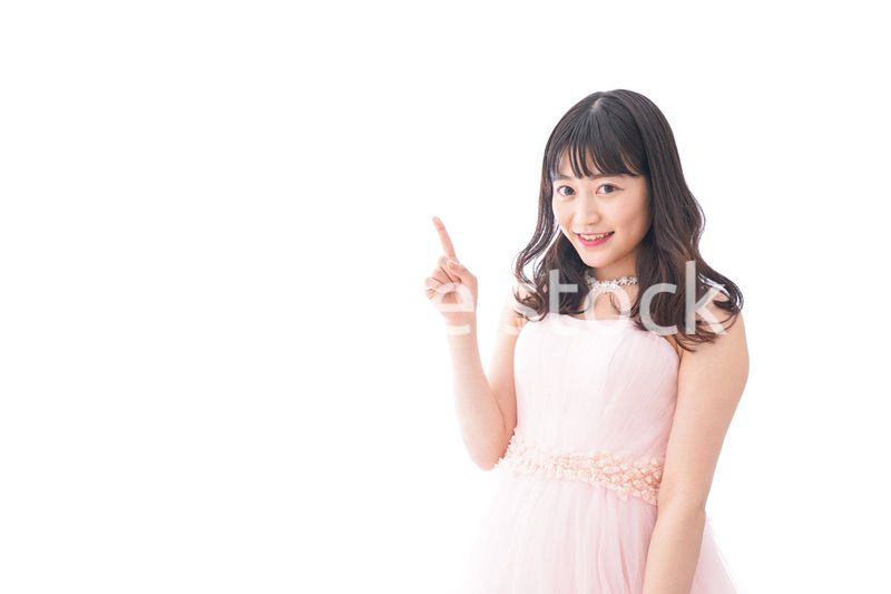 ピンクのドレスを着た花嫁