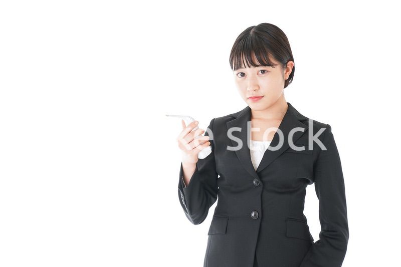 風邪をひいた若いビジネスウーマン