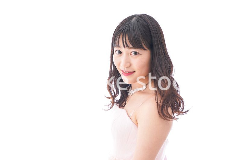 ピンクのドレスを着た花嫁