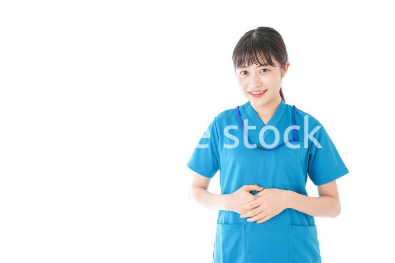 笑顔の若いナース