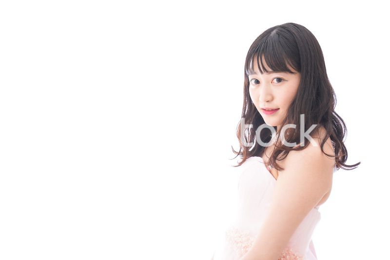 ドレスを着た若い花嫁