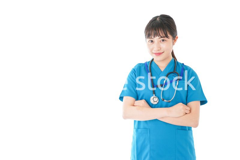 笑顔の若いナース