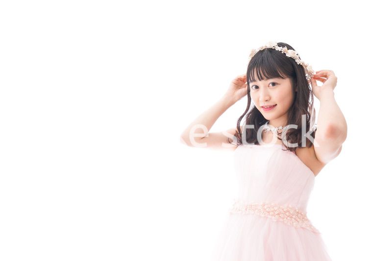 ドレスを着た若い花嫁