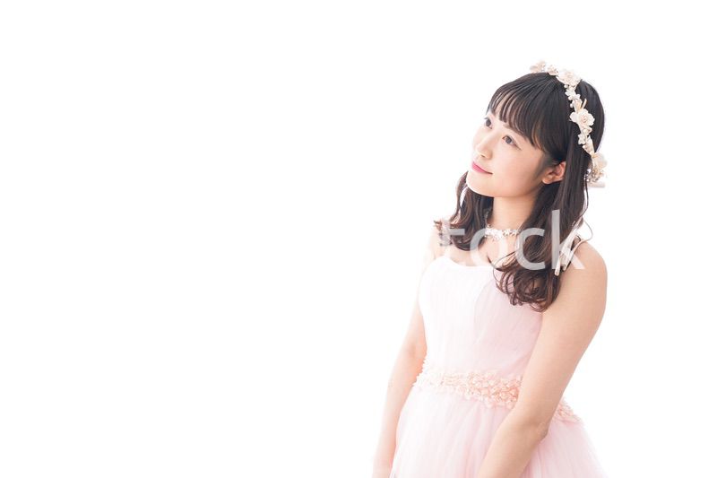ピンクのドレスを着た花嫁