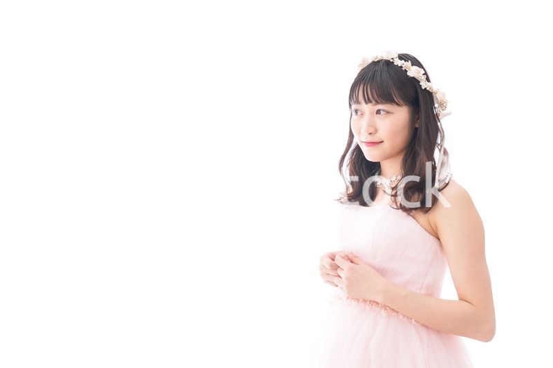 ドレスを着た若い花嫁