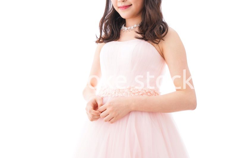 ドレスを着た若い花嫁