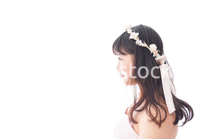 ピンクのドレスを着た花嫁