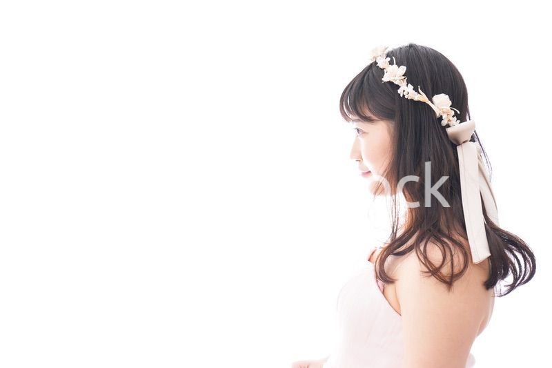 ドレスを着た若い花嫁