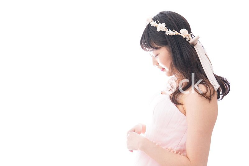 ピンクのドレスを着た花嫁