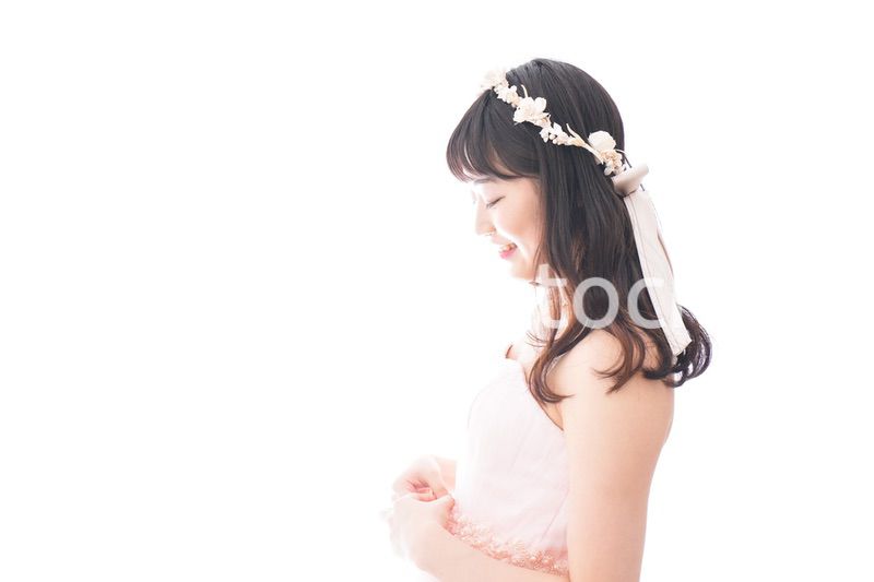 ドレスを着た若い花嫁