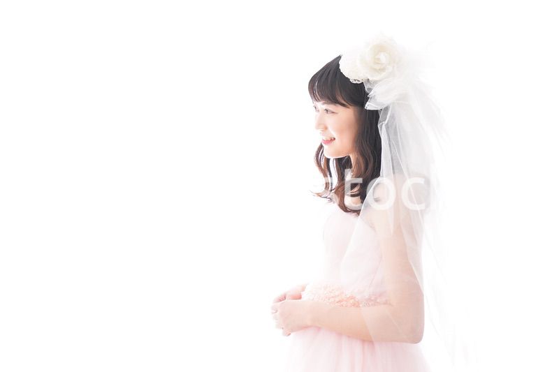 ドレスを着た若い花嫁