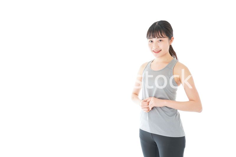 スポーツウェアを着た若い女性
