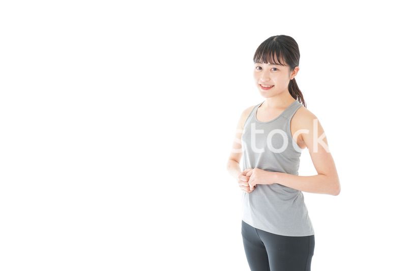 スポーツウェアを着た若い女性