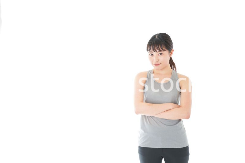 スポーツウェアを着た若い女性