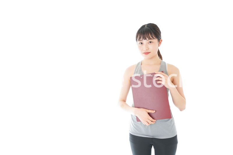 スポーツウェアを着た若い女性