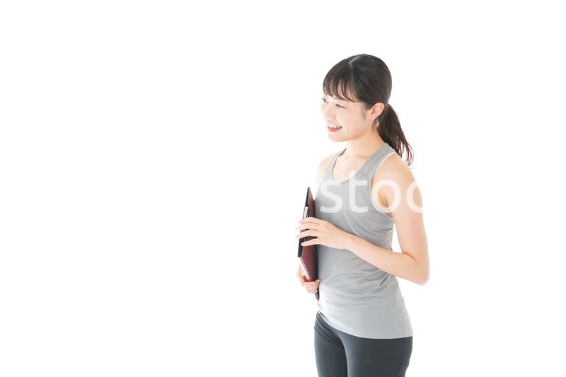 スポーツウェアを着た若い女性