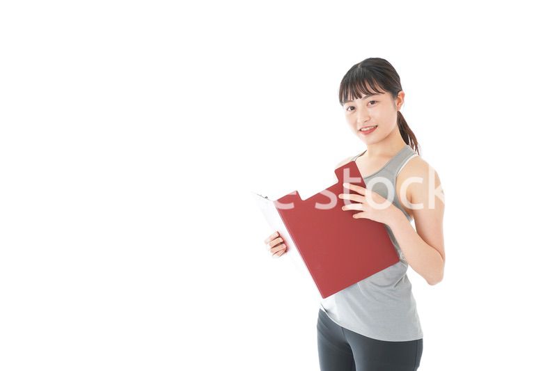 スポーツウェアを着た若い女性