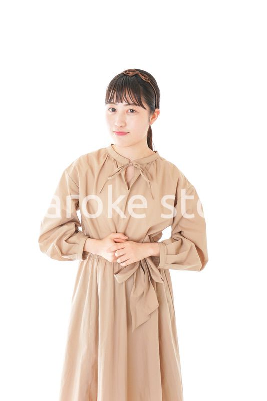 笑顔の若い女性ポートレート