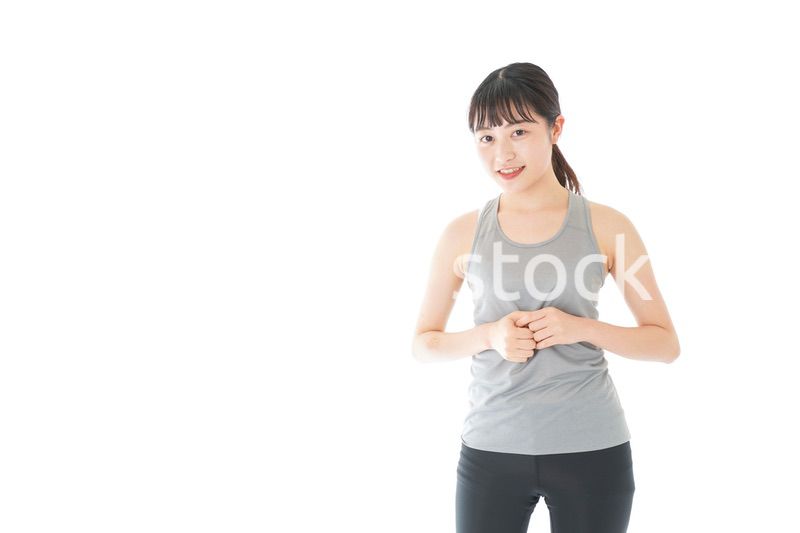 スポーツウェアを着た若い女性