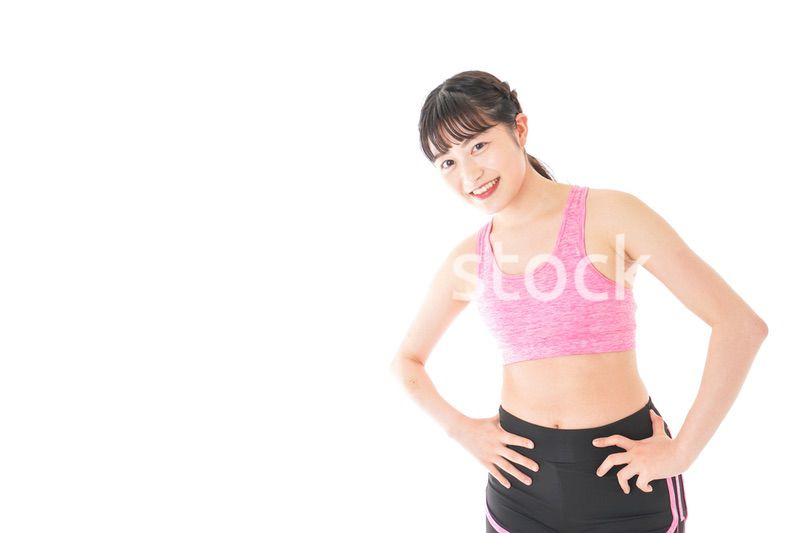 ダイエットをする若い女性