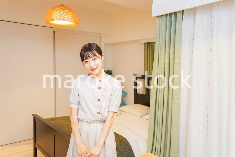 一人暮らしの女性ポートレート