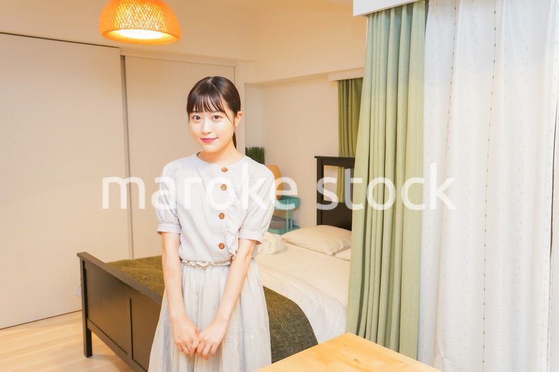 一人暮らしの女性ポートレート