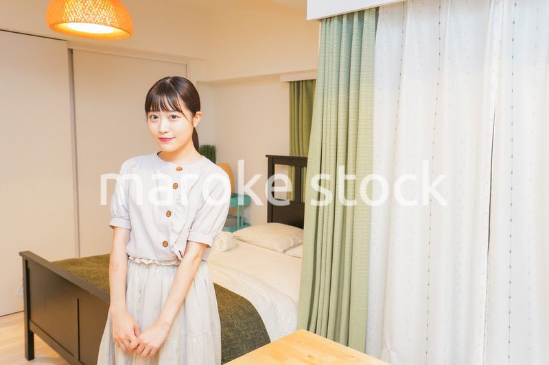 一人暮らしの女性ポートレート