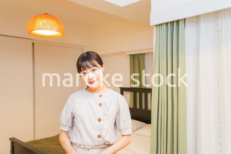 一人暮らしの女性ポートレート