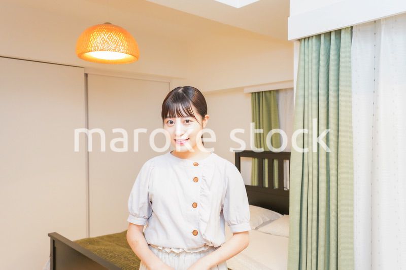 一人暮らしの女性ポートレート