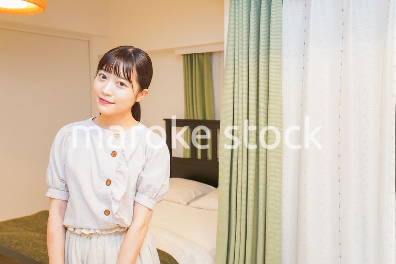 一人暮らしの女性ポートレート