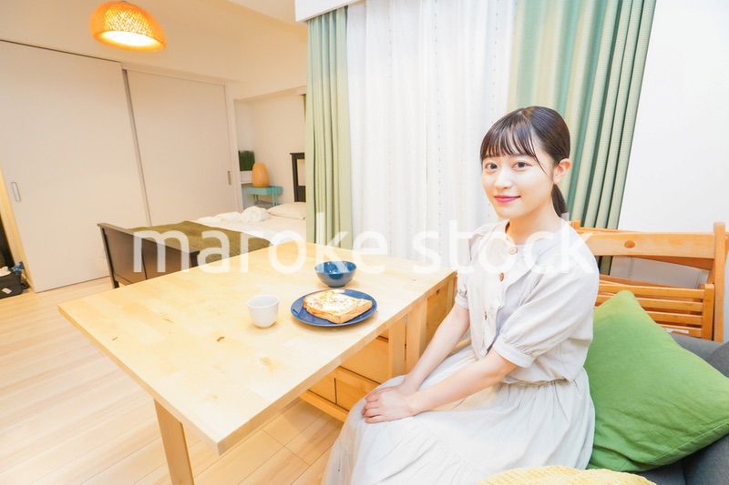 一人暮らしの女性ポートレート