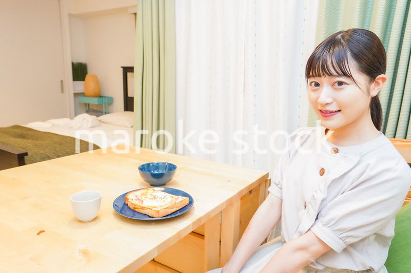 一人暮らしの女性ポートレート