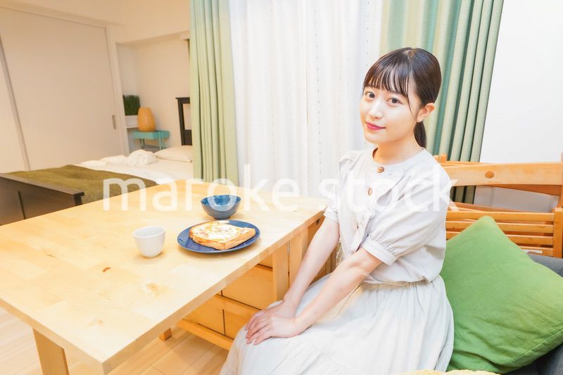 一人暮らしの女性ポートレート