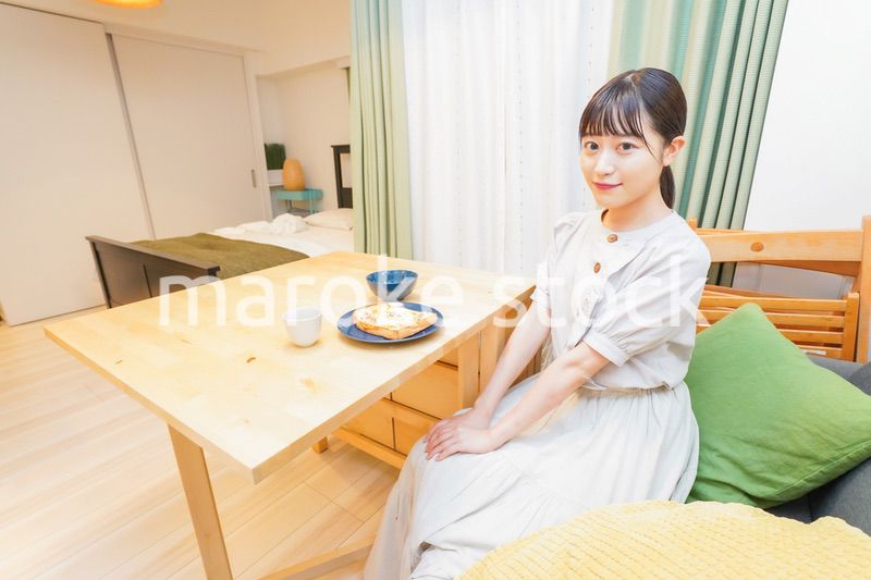 一人暮らしの女性ポートレート