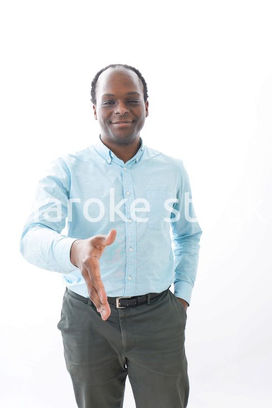 握手をするビジネスマン