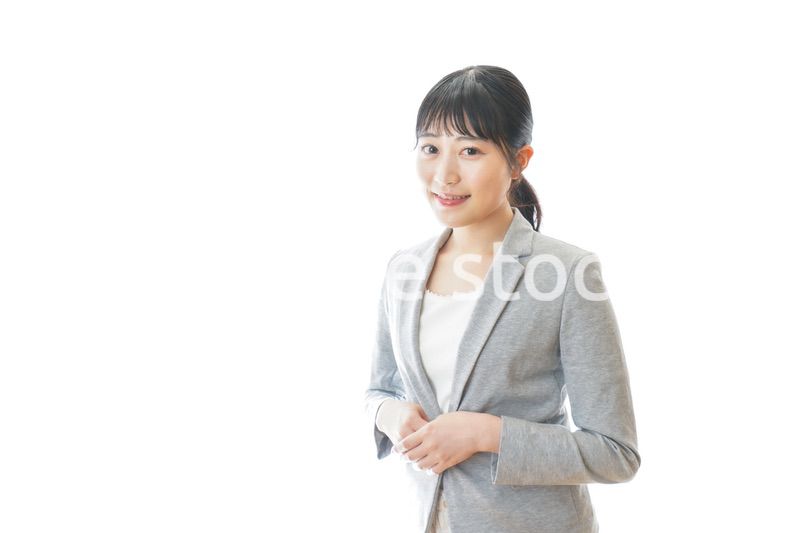 スーツを着た笑顔のビジネスウーマン