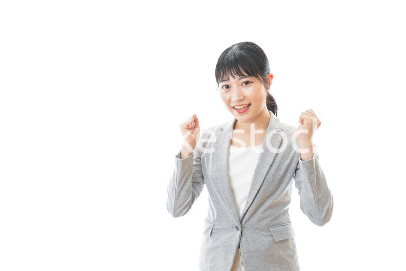 大喜びをする笑顔のビジネスウーマン