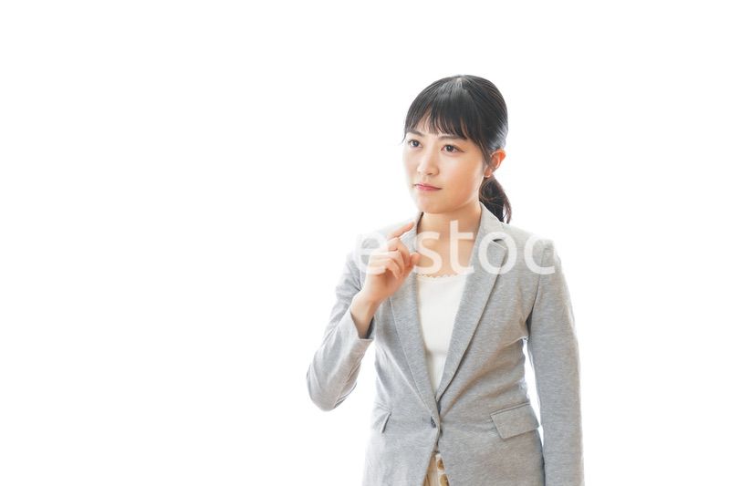 悩むビジネスウーマン